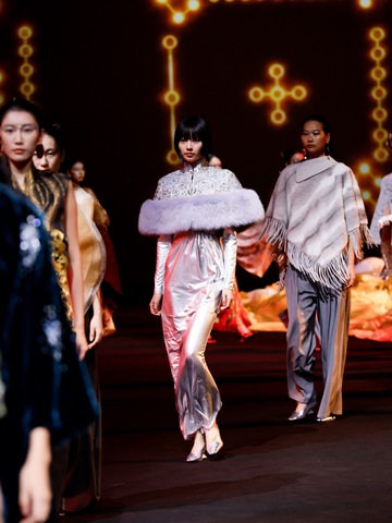大河起嫵 | 上海时装周嫵WOO 2027春夏典藏大秀发布