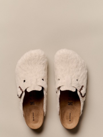 BIRKENSTOCK (勃肯) 再度携手影像创作者兼创意总监 Cole Bennett，打造全新联名 Boston 鞋款
