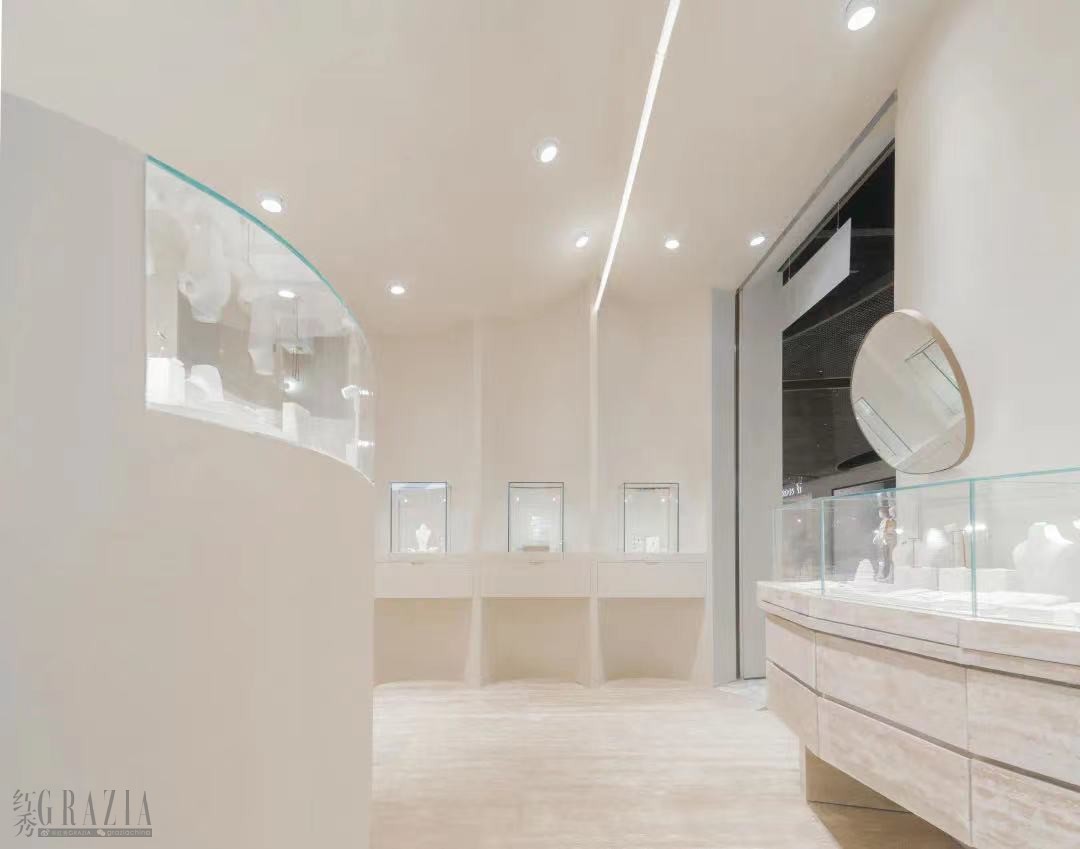 YIN隐 前滩太古里全新精品店「重屏」店铺内部图.png