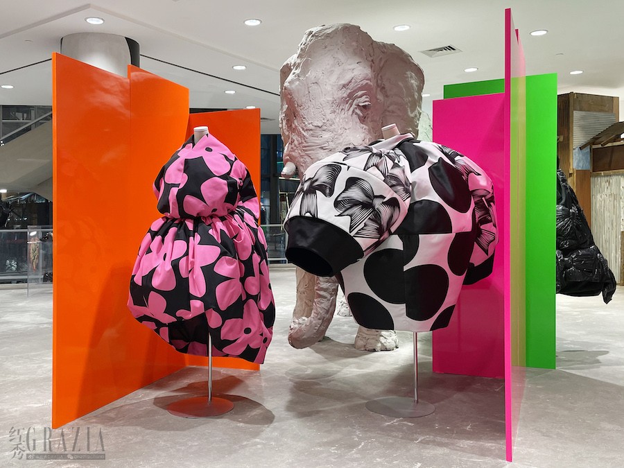 heexy20220228162403.jpg (1) COMME des GARÇONS,ELEPHANT SPACE,1F.jpg