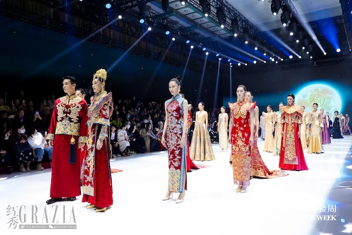 缘起东方非遗情深六礼loolayy日升月恒中国国际时装周开幕大秀圆满