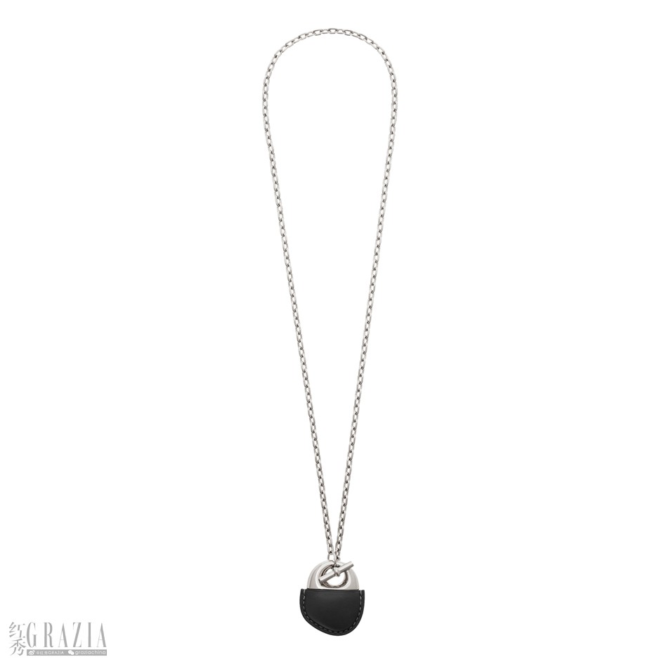 uuoja20240712120859.jpg Collier en veau Swift et metal palladie - Collection AH24 - Hermes © Studio des Fleurs_1.jpg
